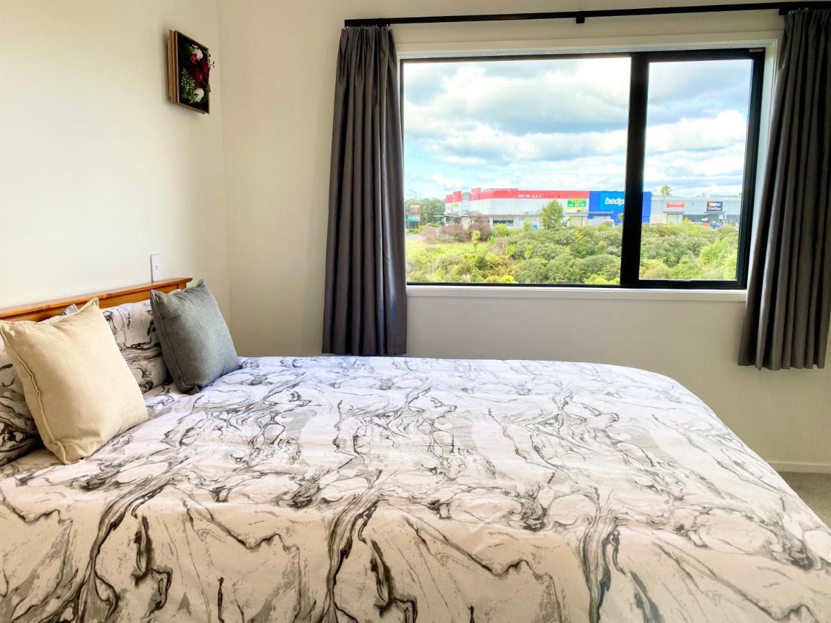 Stunning Townhouse - Walking To Botany Shopping Center Apartment Auckland Exterior foto