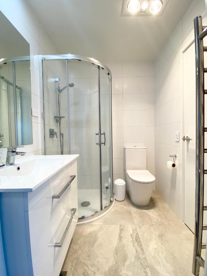 Stunning Townhouse - Walking To Botany Shopping Center Apartment Auckland Exterior foto